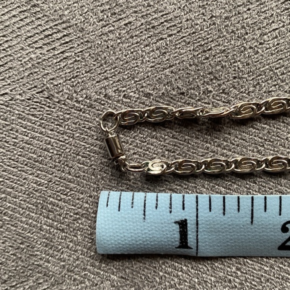 Silvertone Long Chain Easy Open and Close - Picture 9 of 16